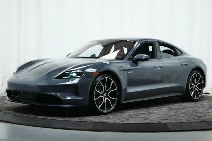 2025 Porsche Taycan 4 photo 1