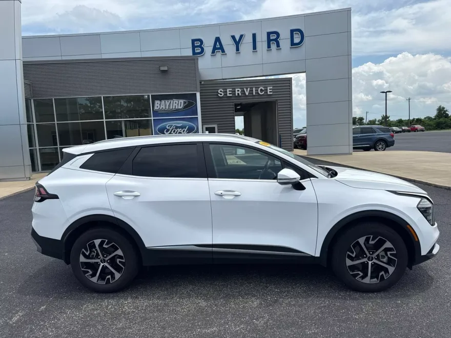 2024 Kia Sportage EX photo 1