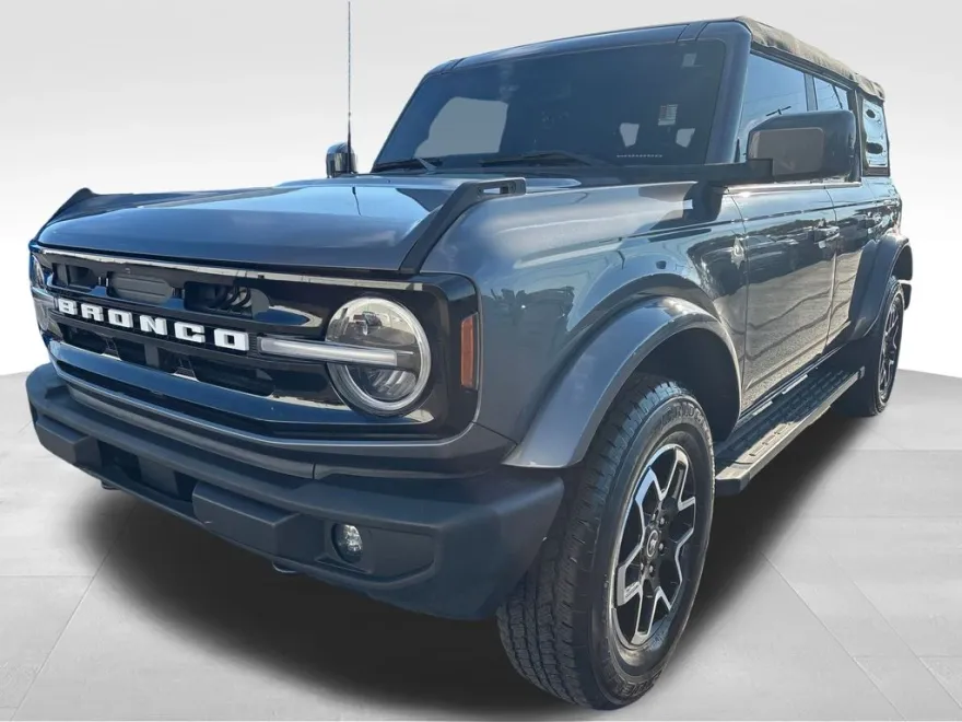 2024 Ford Bronco Outer Banks photo 1