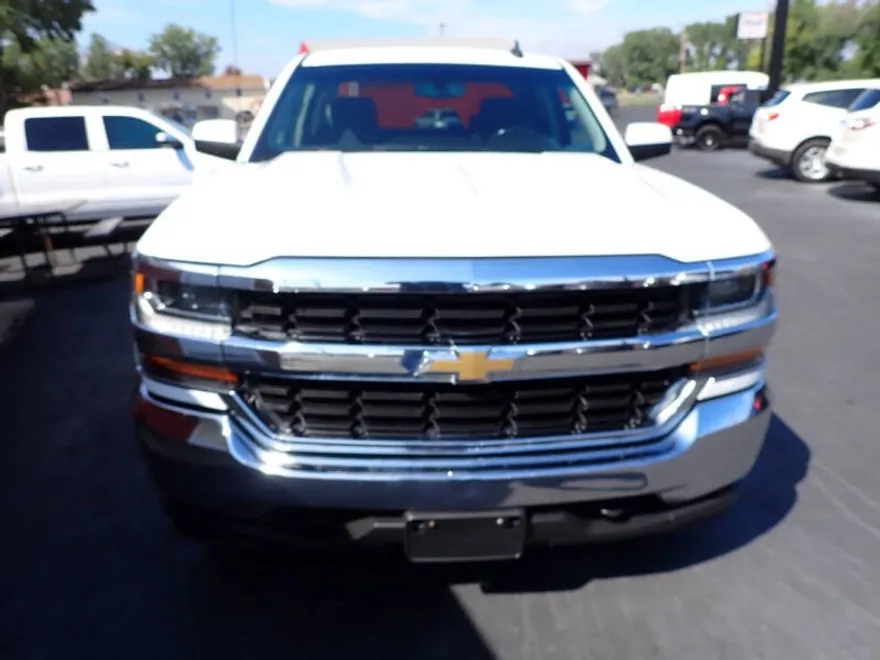 2018 Chevrolet Silverado 1500 LT photo 1
