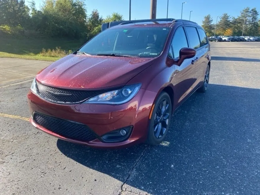 2020 Chrysler Pacifica 35th Anniversary Touring Plus photo 1