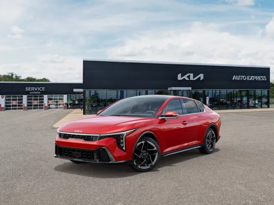 2025 Kia K4 GT-Line photo 1