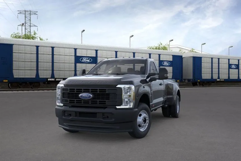 2025 Ford F-350 photo 1