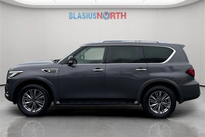 2024 Infiniti QX80 Luxe photo 1