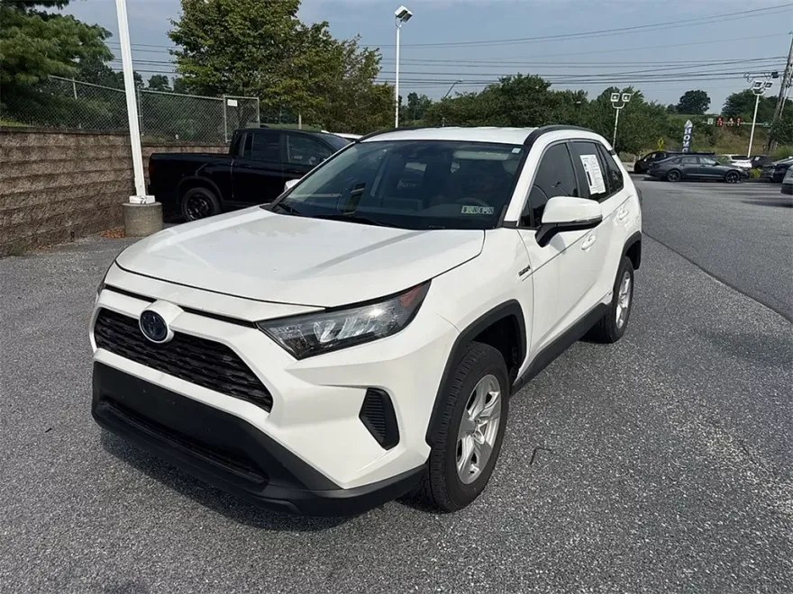 2020 Toyota RAV4 Hybrid LE photo 1