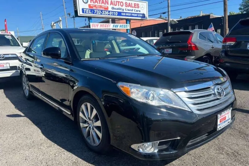 2011 Toyota Avalon Base photo 1