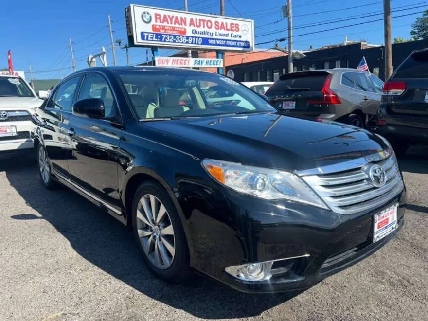 2011 Toyota Avalon Base photo 1