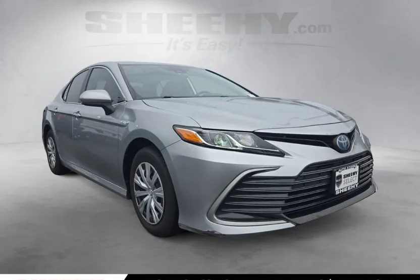 2021 Toyota Camry Hybrid LE photo 1