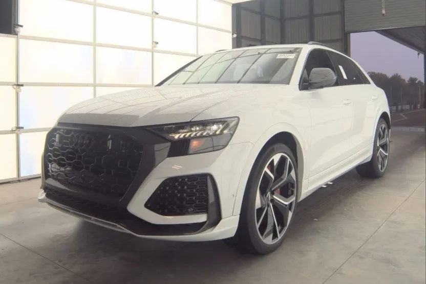 2022 Audi RS Q8 photo 1