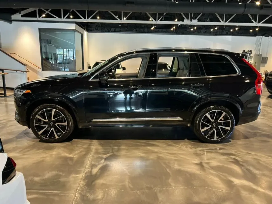 2023 Volvo XC90 AWD photo 1