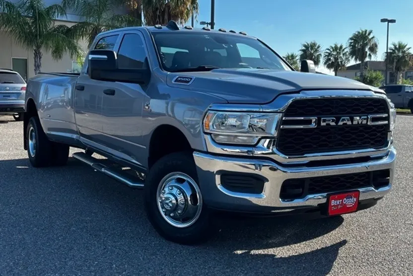 2023 Ram 3500 Tradesman photo 1