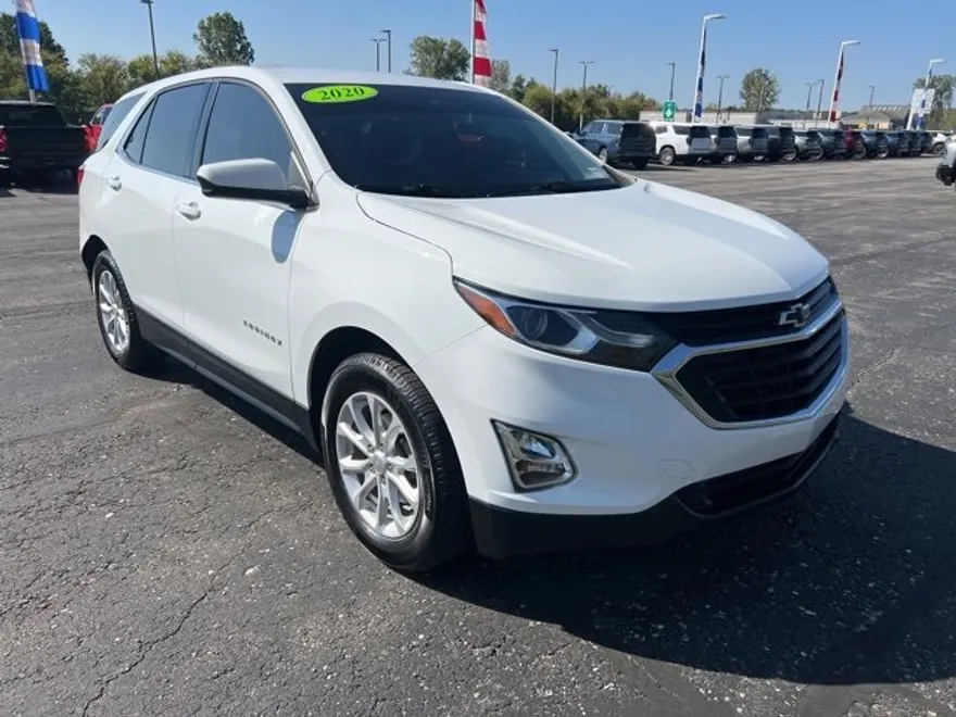 2020 Chevrolet Equinox LT photo 1