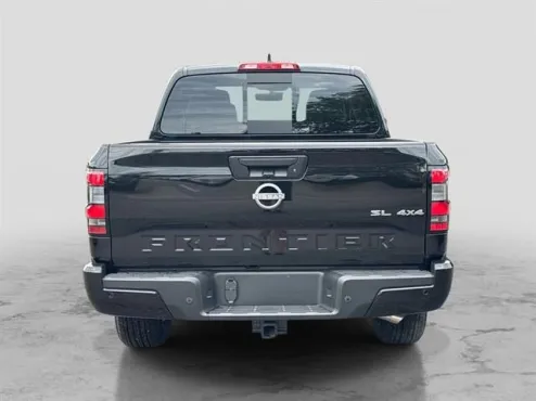2025 Nissan Frontier SL photo 4