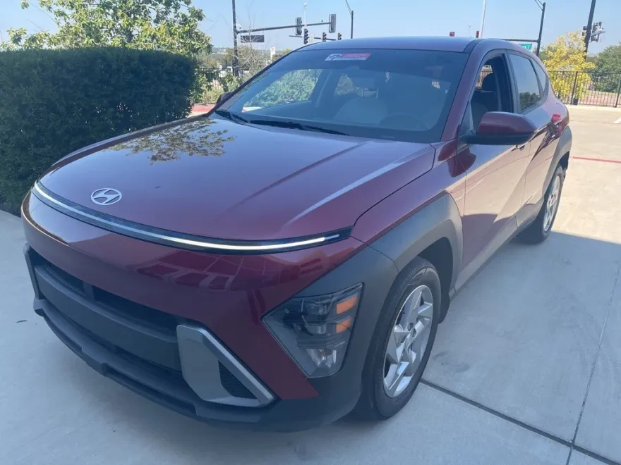 2024 Hyundai Kona SE photo 1