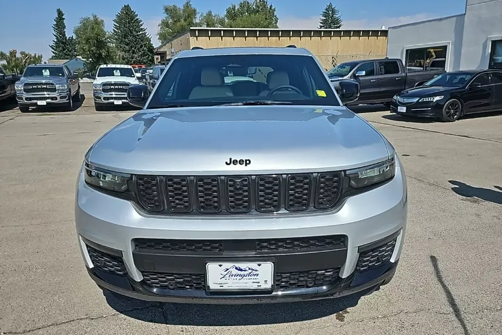 2024 Jeep Grand Cherokee Limited photo 1