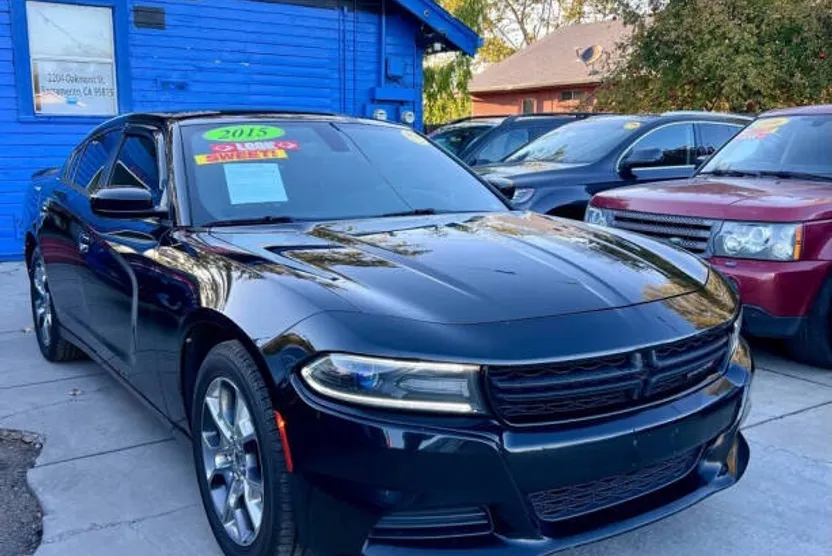 2015 Dodge Charger SE photo 1