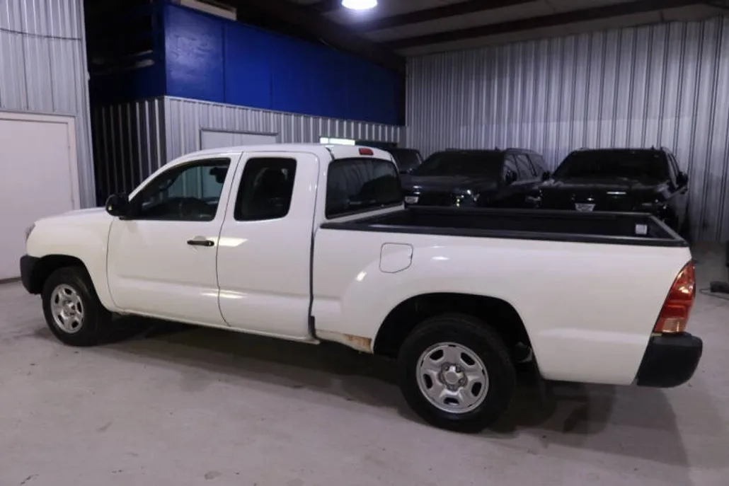 2015 Toyota Tacoma Base Access Cab photo 1