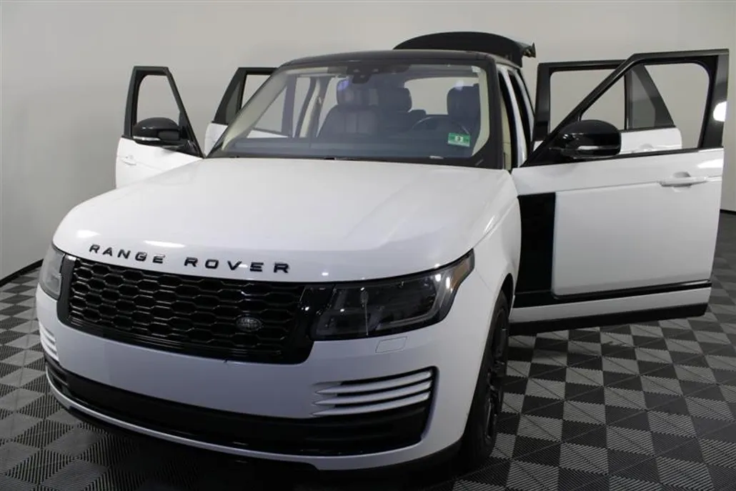 2018 Land Rover Range Rover HSE photo 1