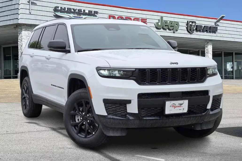 2025 Jeep Grand Cherokee Altitude photo 1