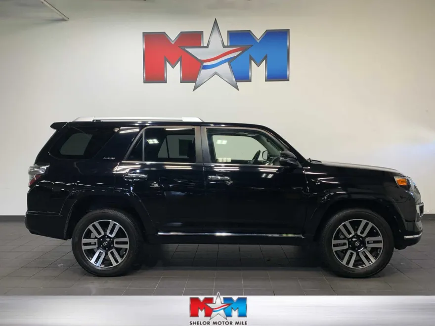 2016 Toyota 4Runner Limited photo 1