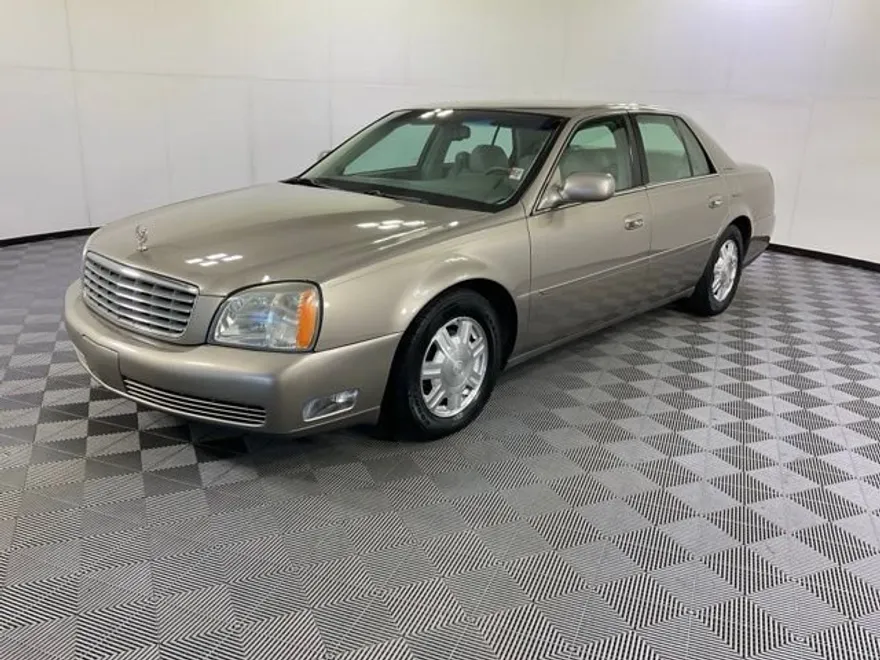 2004 Cadillac DeVille photo 1