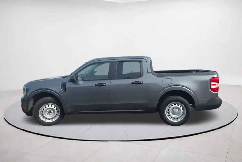 2022 Ford Maverick XL photo 1