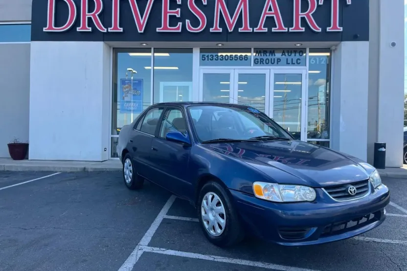 2001 Toyota Corolla LE photo 1