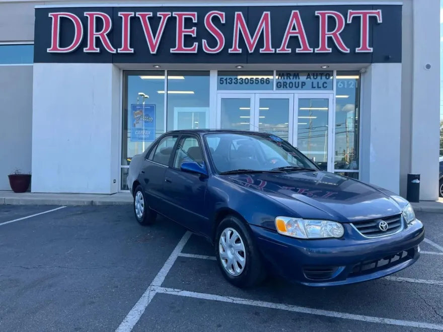 2001 Toyota Corolla LE photo 1