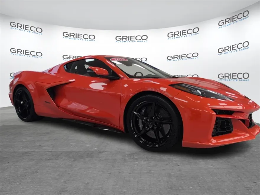 2025 Chevrolet Corvette E-Ray 3LZ photo 1