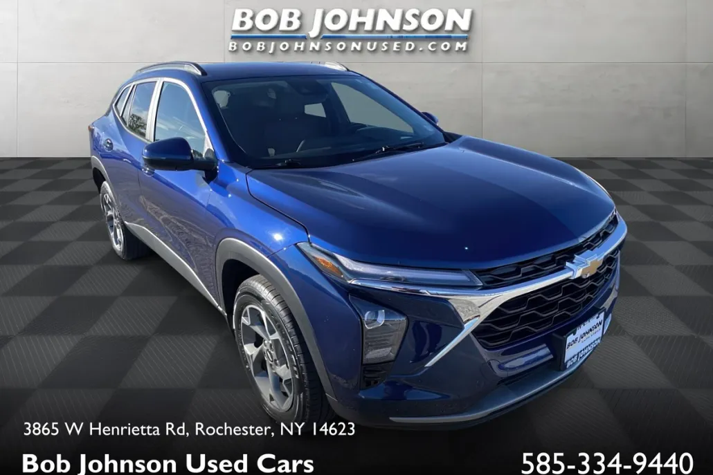 2024 Chevrolet Trax LT photo 1