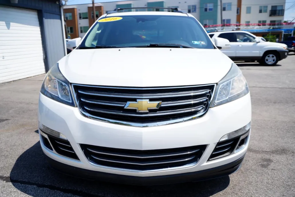 2016 Chevrolet Traverse LTZ photo 1