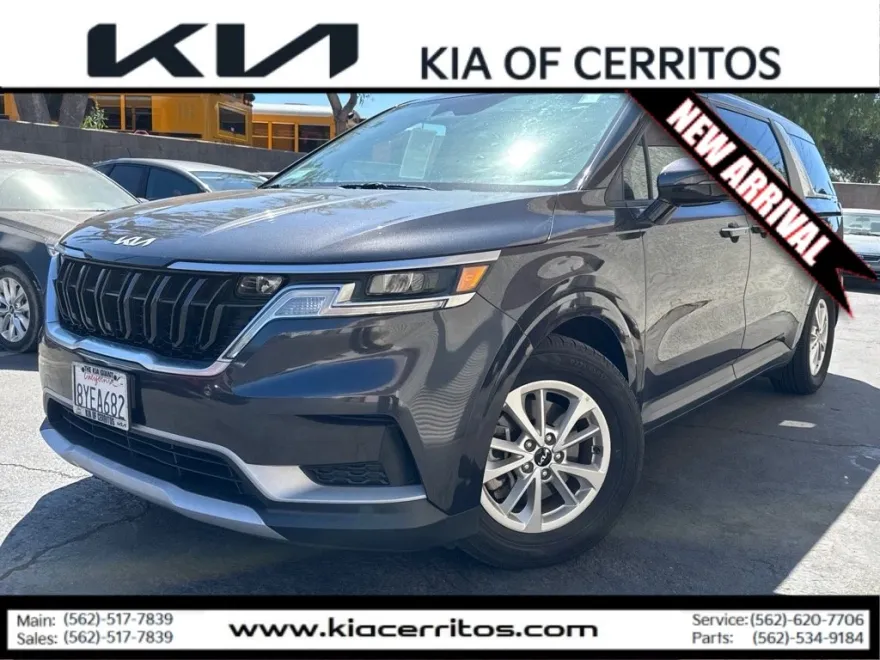 2022 Kia Carnival LXS photo 1