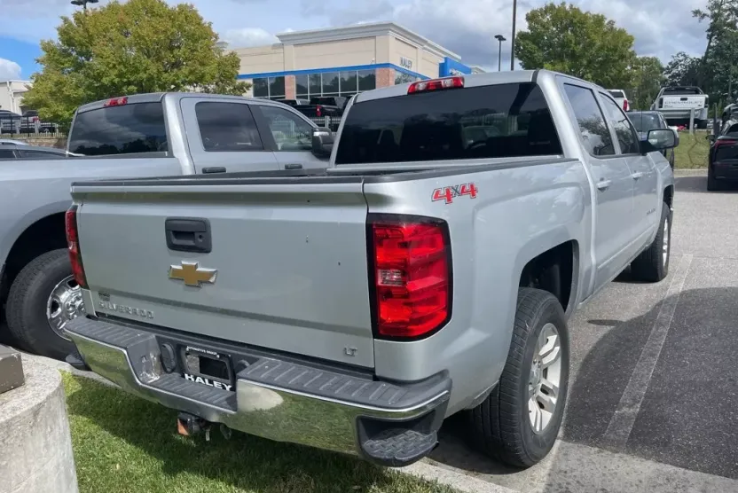 2015 Chevrolet Silverado 1500 LT photo 1
