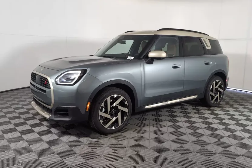 2026 Mini Countryman Iconic S ALL4 photo 1