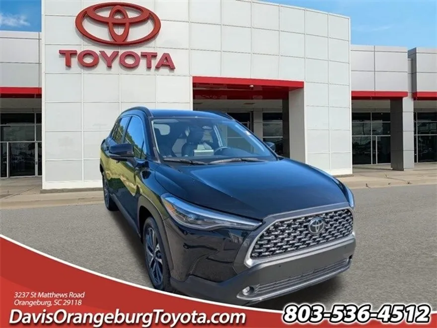 2023 Toyota Corolla Cross XLE photo 1