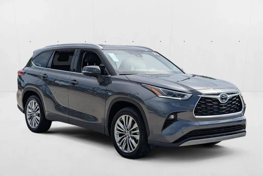 2023 Toyota Highlander Hybrid Platinum photo 1