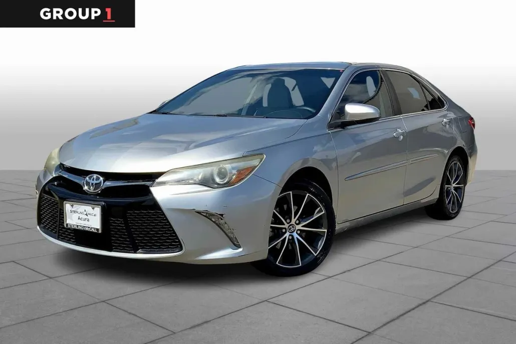 2017 Toyota Camry XSE photo 1