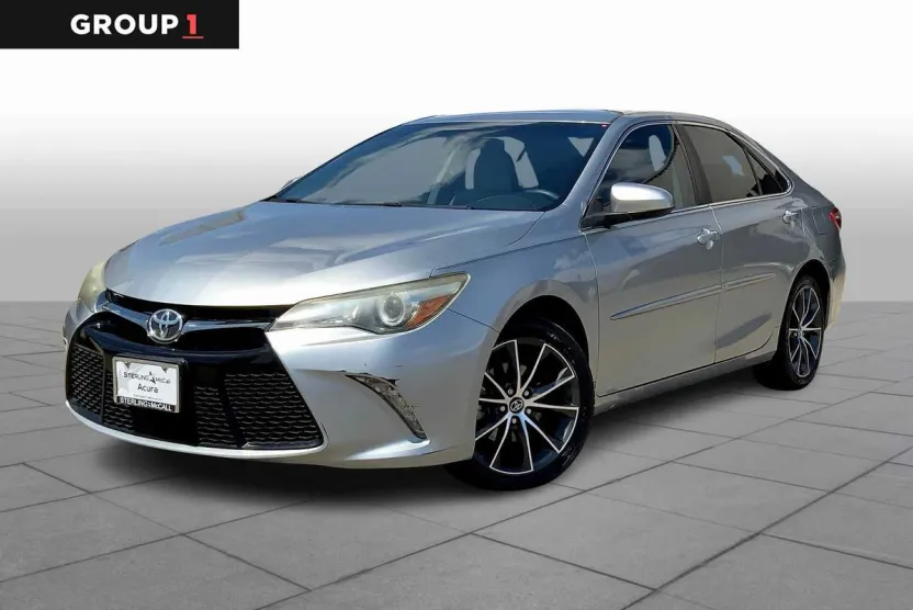 2017 Toyota Camry XSE photo 1