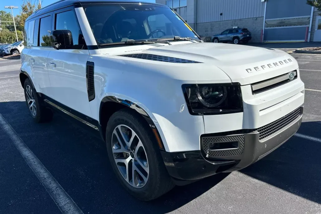 2021 Land Rover Defender X-Dynamic HSE photo 1