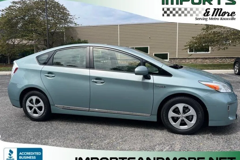 2012 Toyota Prius Four photo 1