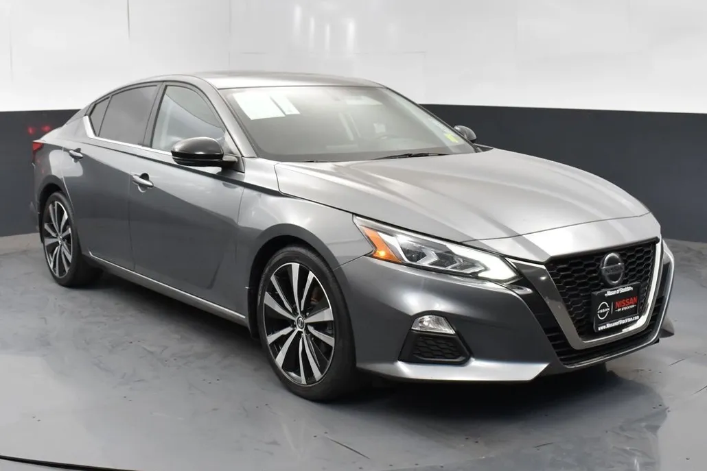 2019 Nissan Altima 2.5 SR photo 1