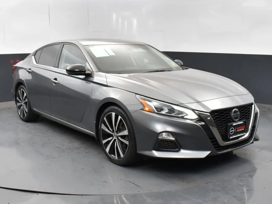 2019 Nissan Altima 2.5 SR photo 1