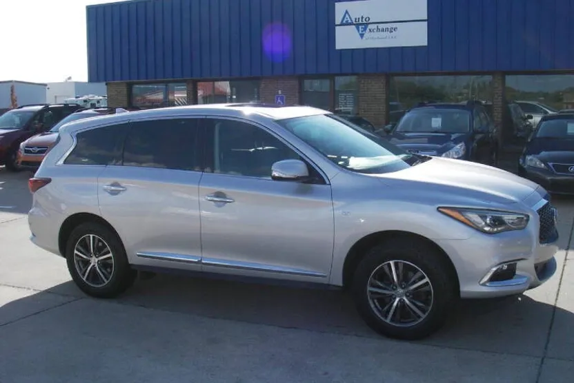 2018 Infiniti QX60 photo 1