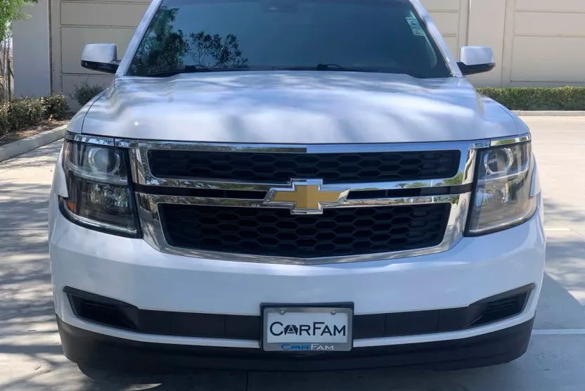 2015 Chevrolet Suburban LS photo 1