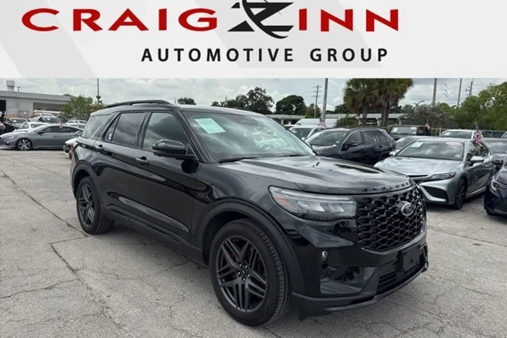 2025 Ford Explorer ST photo 1