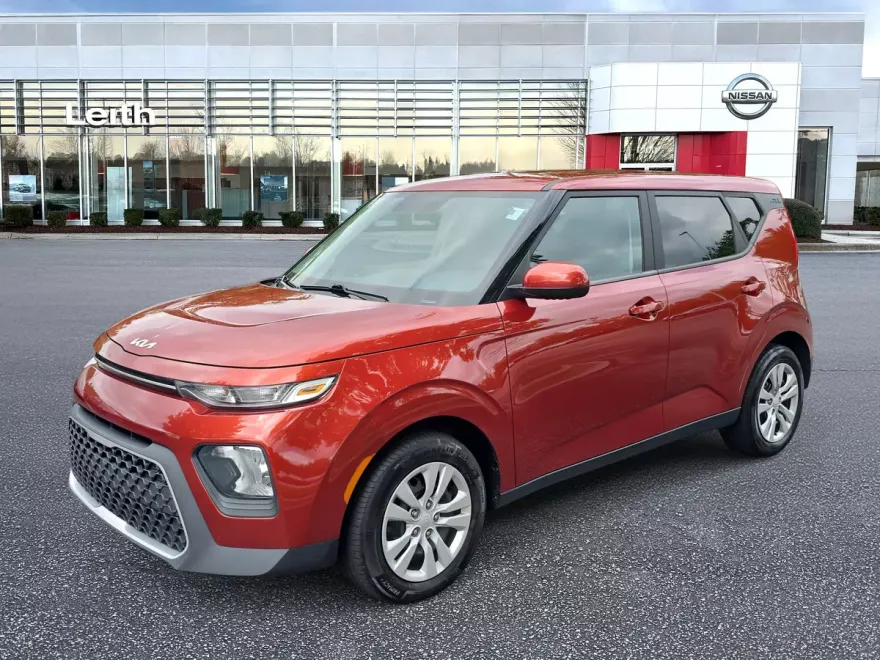 2022 Kia Soul LX photo 1