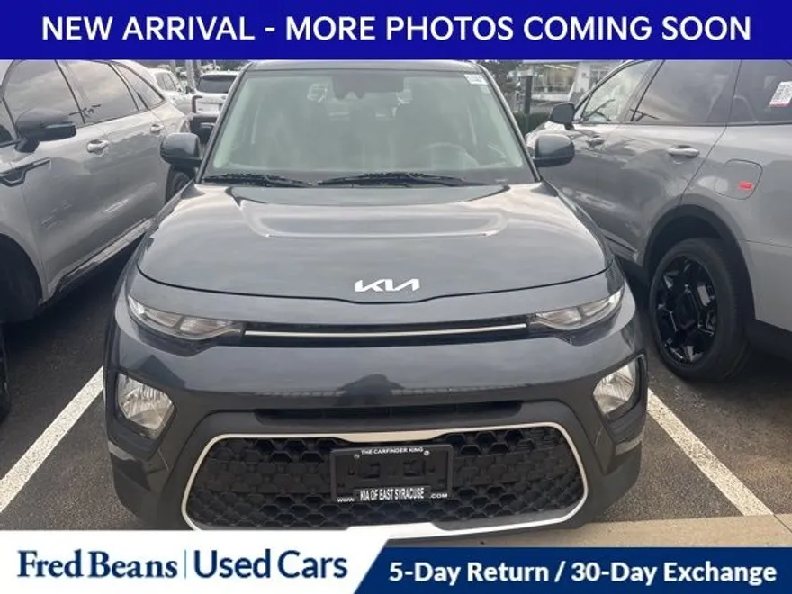 2022 Kia Soul LX photo 1