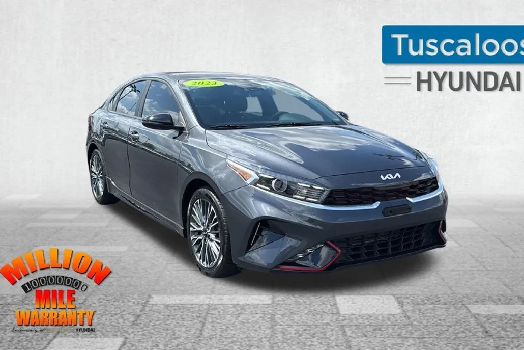 2023 Kia Forte GT-Line photo 1