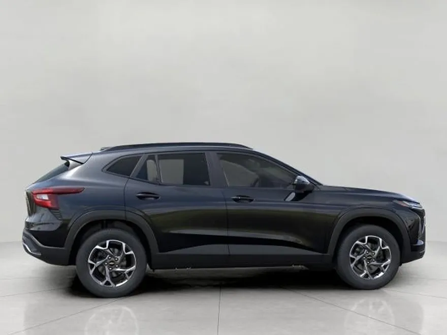 2025 Chevrolet Trax LT photo 1