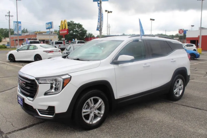 2023 Gmc Terrain SLE photo 1